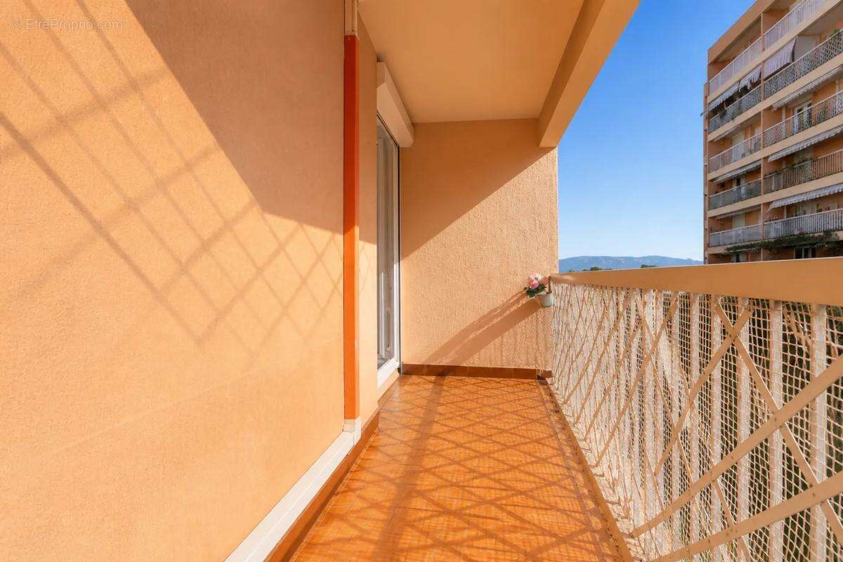 BEAU T4 avec balcon - photo 8