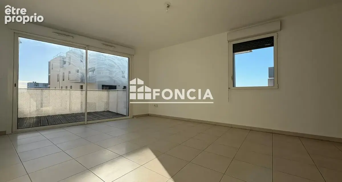 Appartement trois pieces avec vue panoramique au pied du metro - photo 2