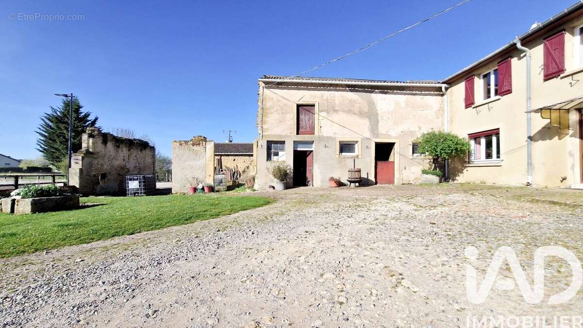 Maison 161 m² à Chambley-Bussieres  - photo 3