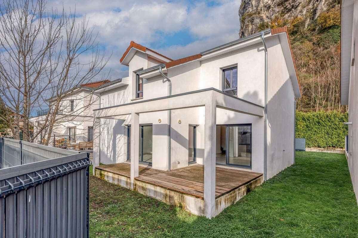 Maison à FONTANIL-CORNILLON