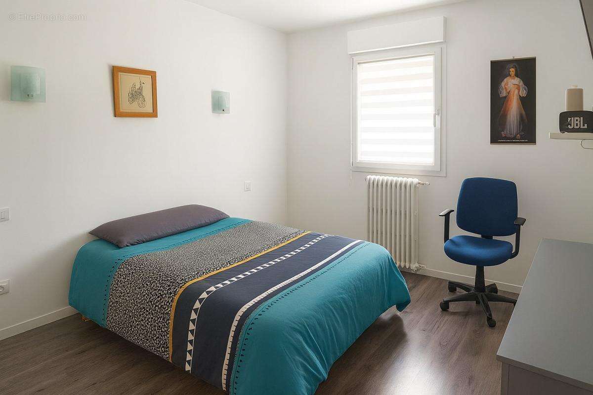 Maison à LA CHAPELLE-GONAGUET