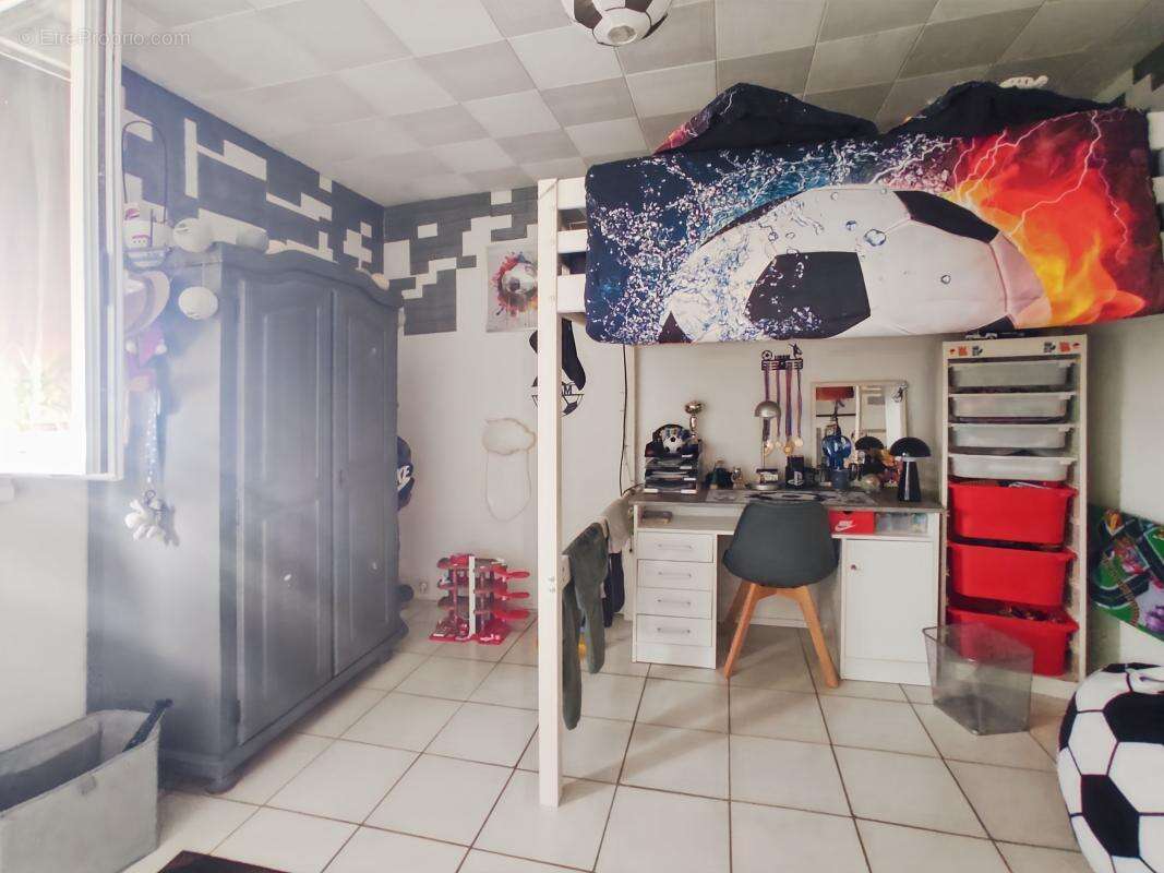 Maison à SAINT-LEON-SUR-L'ISLE