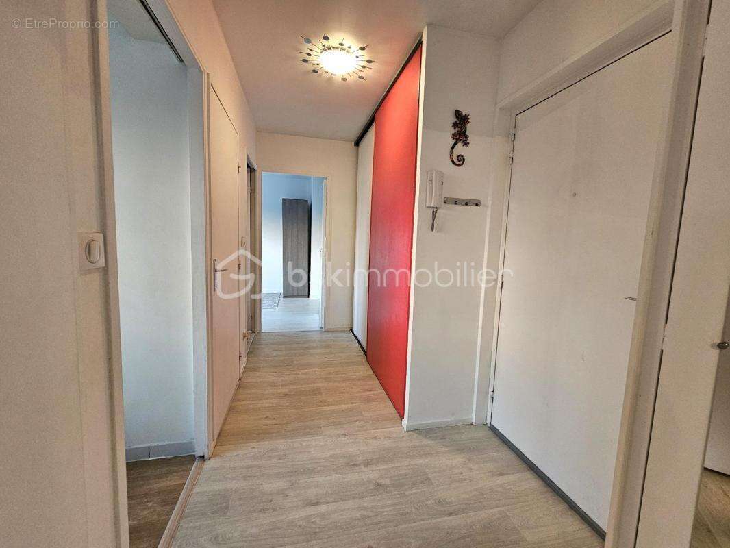 Appartement à DUGNY
