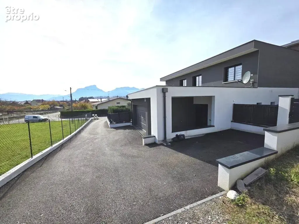 Maison 159 m² à Saint-Alban-Leysse  - photo 3
