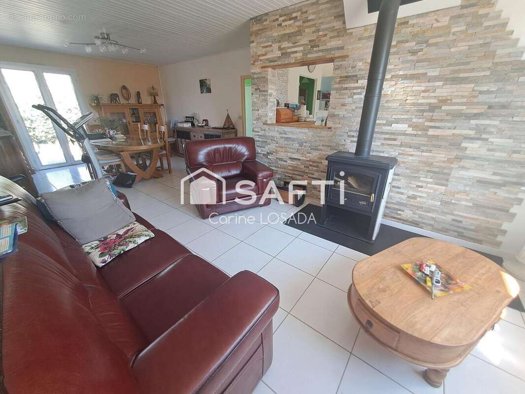Maison 124 m² à Saint-Denis-Du-Payre  - photo 5
