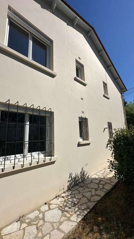 BERGERAC – Maison familiale de 174 m² avec garage, terrain 390 m² - photo 23