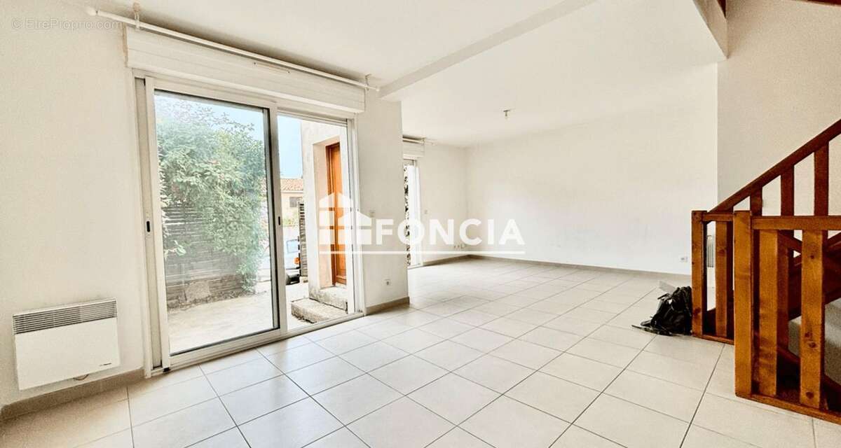 Maison à COURNONSEC