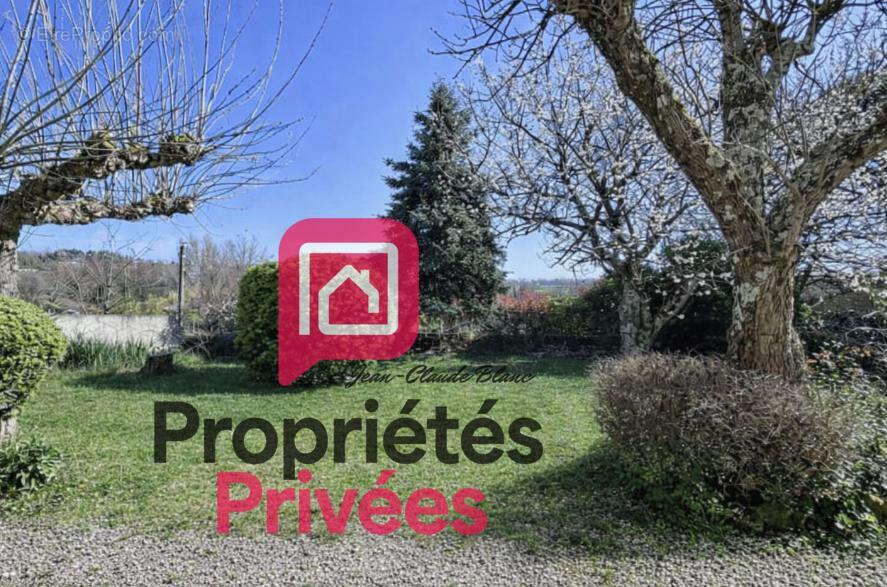 A 15 mn de Blaye - Au calme belle Girondine en pierre rénovée - 197 m2 habitables -7P- 4 Chambres -  1920 m2 de Terrain - Piscin - photo 16