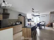 Ce duplex se trouve dans un endroit calme, à deux pas des écoles. - Appartement à MERCURY