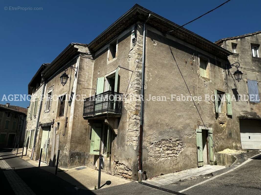 Maison 170 m² à Rousset-Les-Vignes  - photo 20