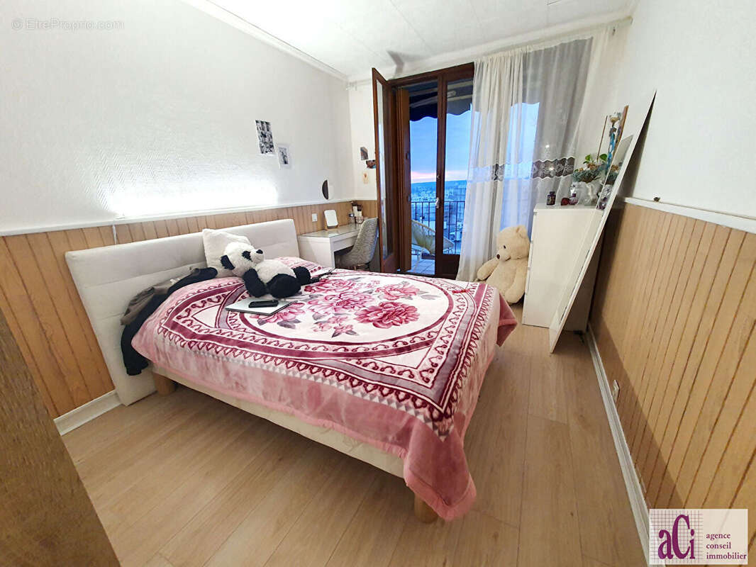 Appartement à FRESNES