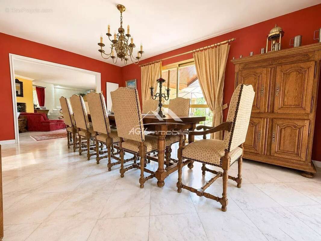 Villa Ribaute-les-Tavernes 230 m² habitables sur 9700 m² de terrain - photo 9