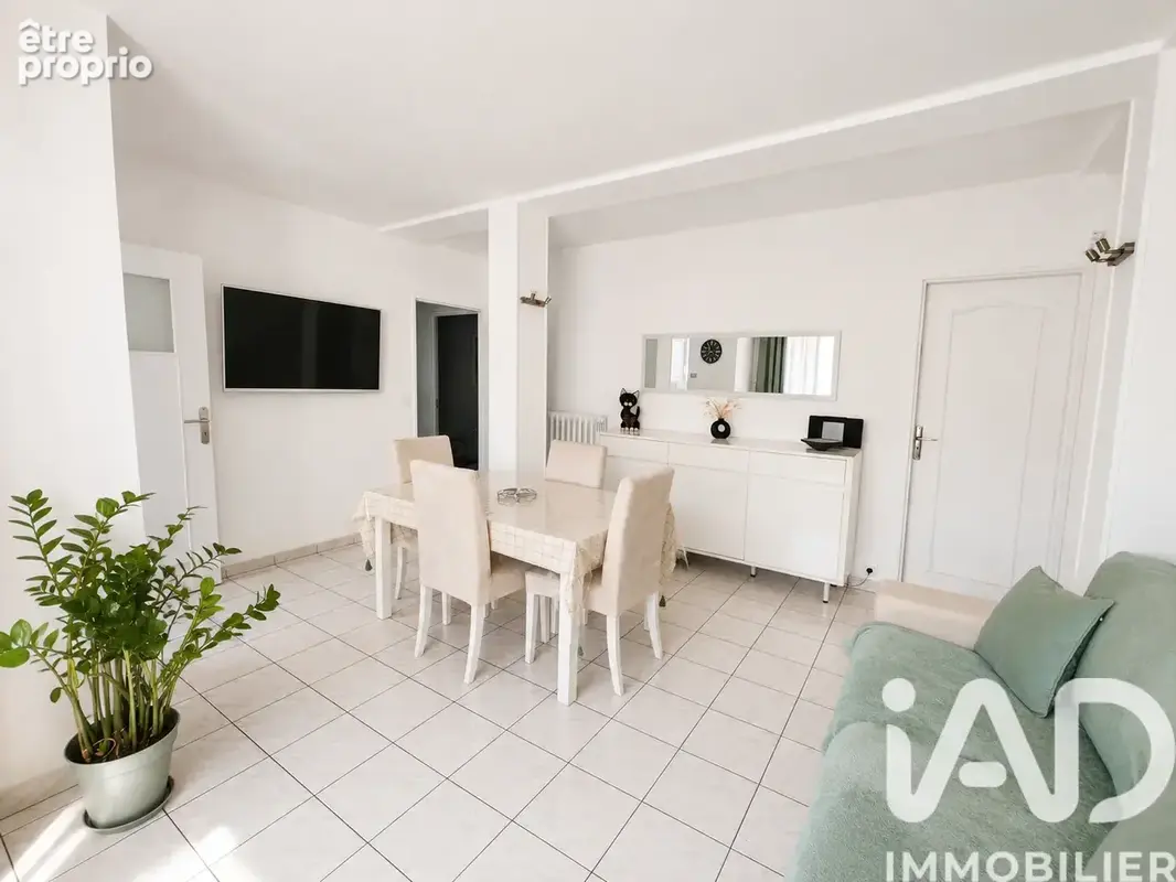 Photo 1 - Appartement à SAINTE-GENEVIEVE-DES-BOIS