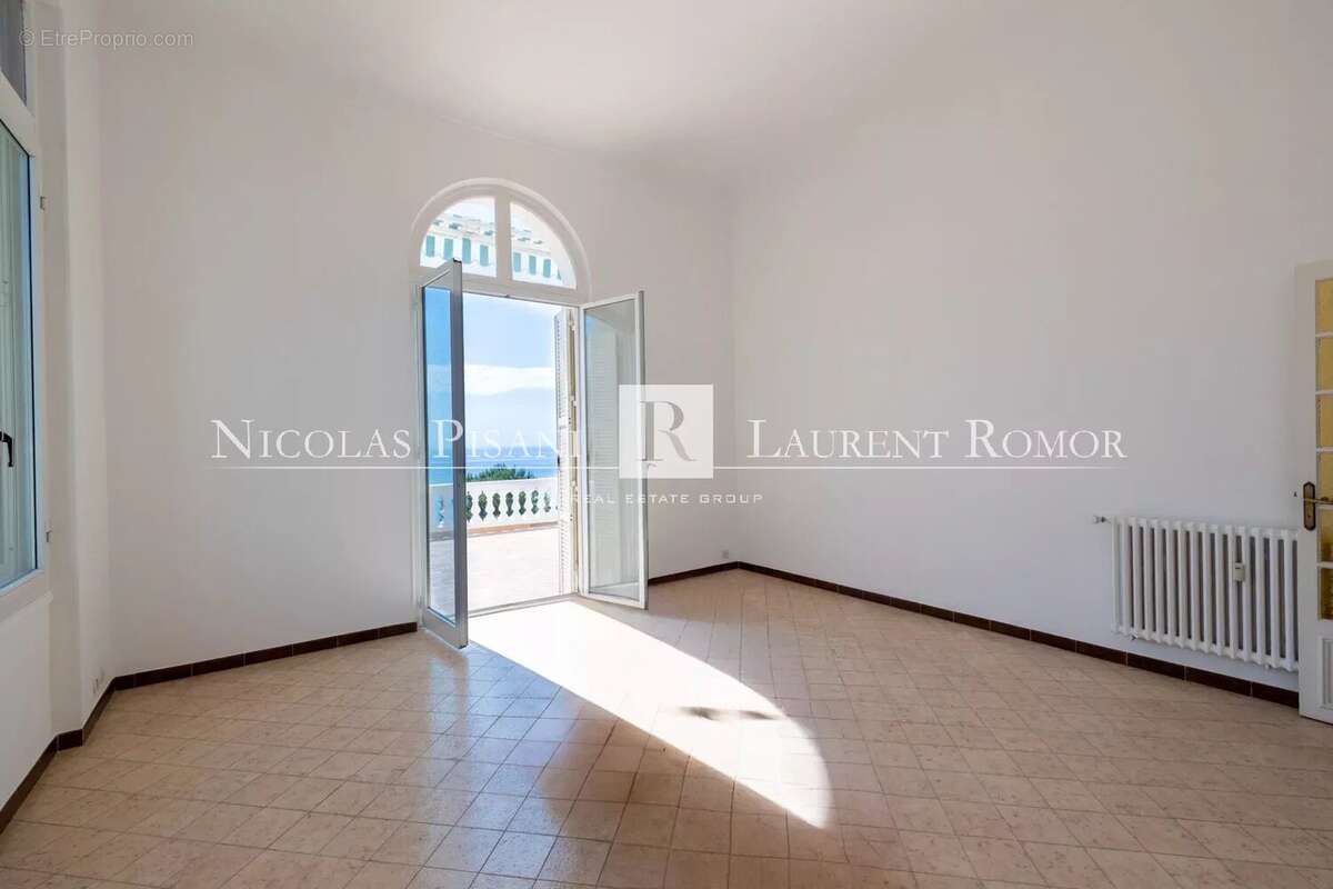 Appartement à ROQUEBRUNE-CAP-MARTIN