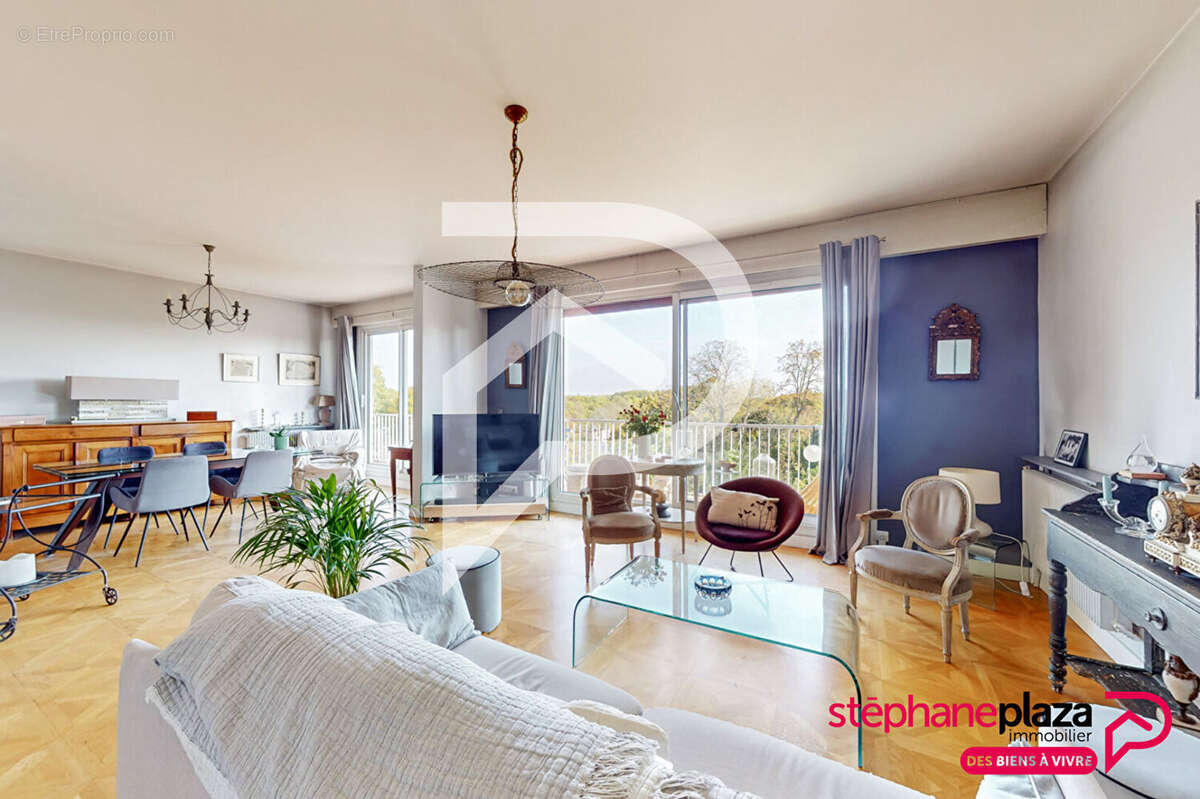 Appartement à LE MESNIL-LE-ROI