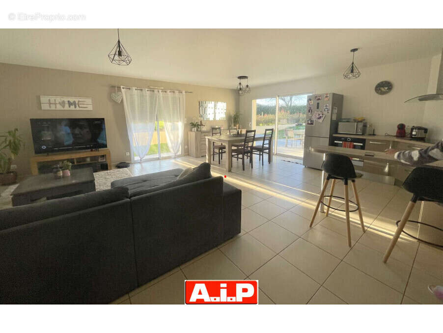 Maison à SAINT-PIERRE-DU-CHEMIN