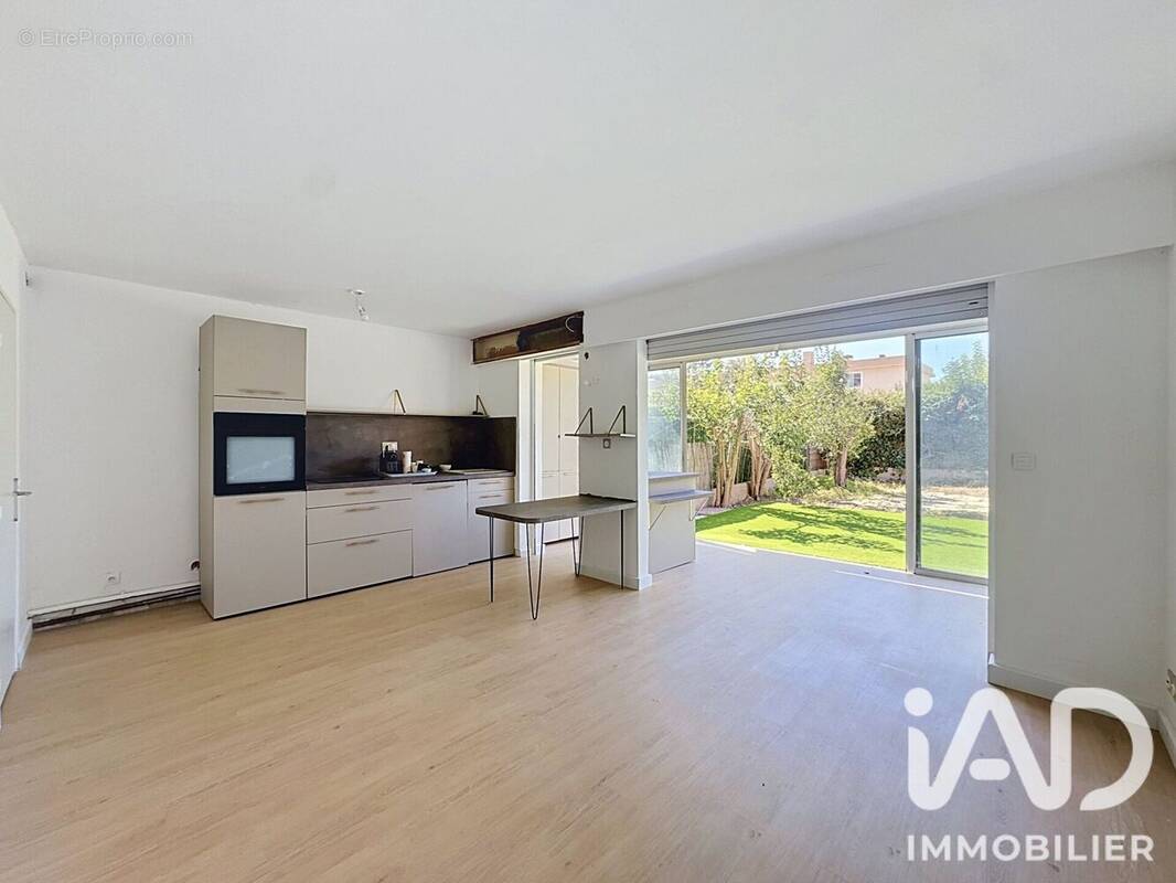 Photo 1 - Appartement à SIX-FOURS-LES-PLAGES