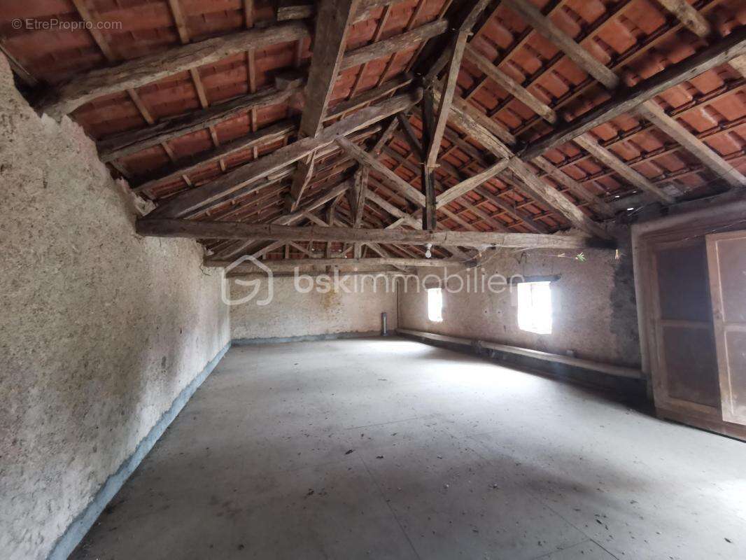 Maison à LEIGNES-SUR-FONTAINE