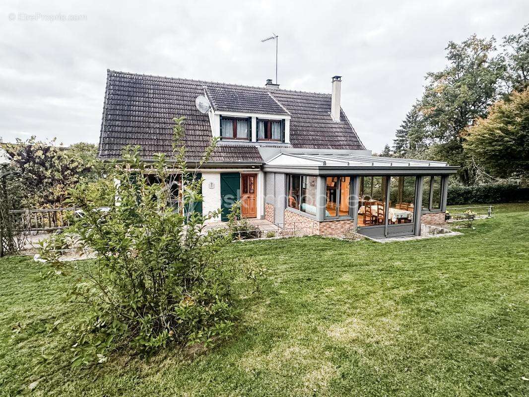 Maison à DARVAULT