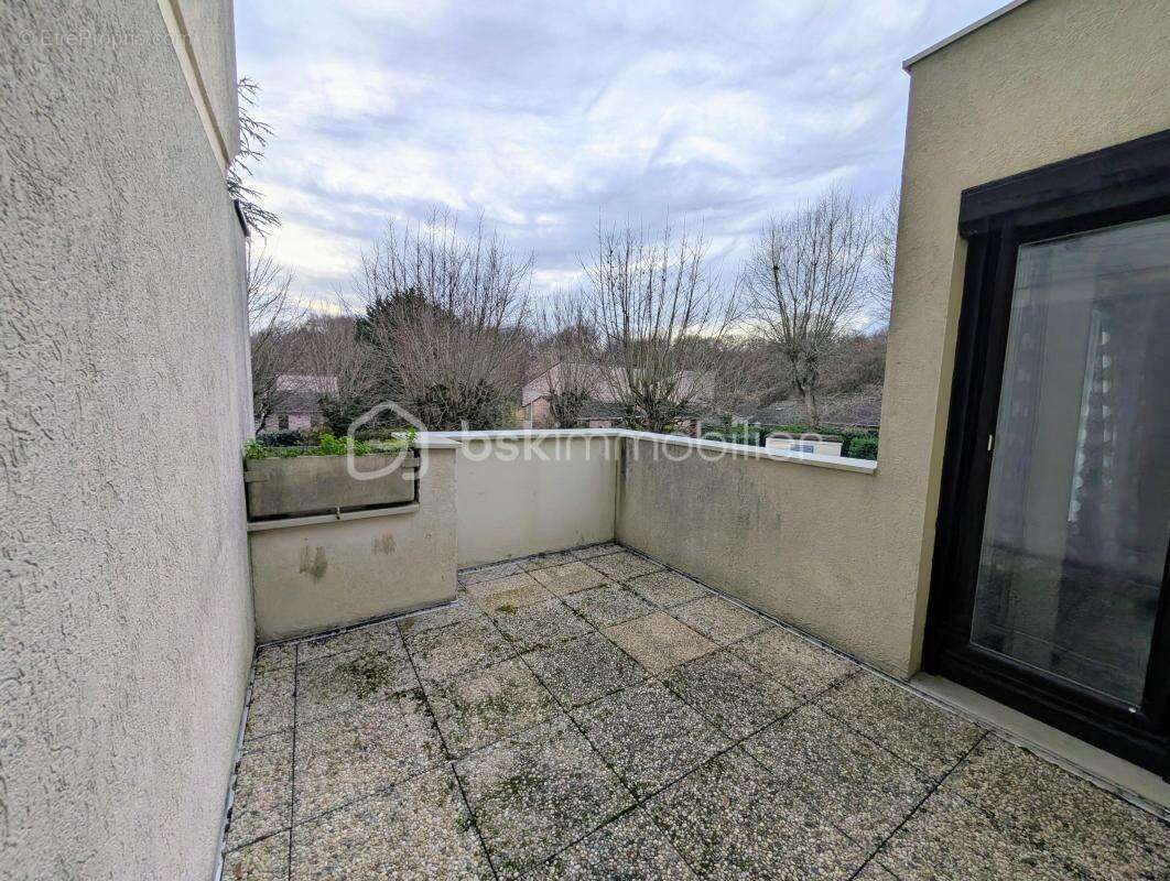 Appartement à LOGNES