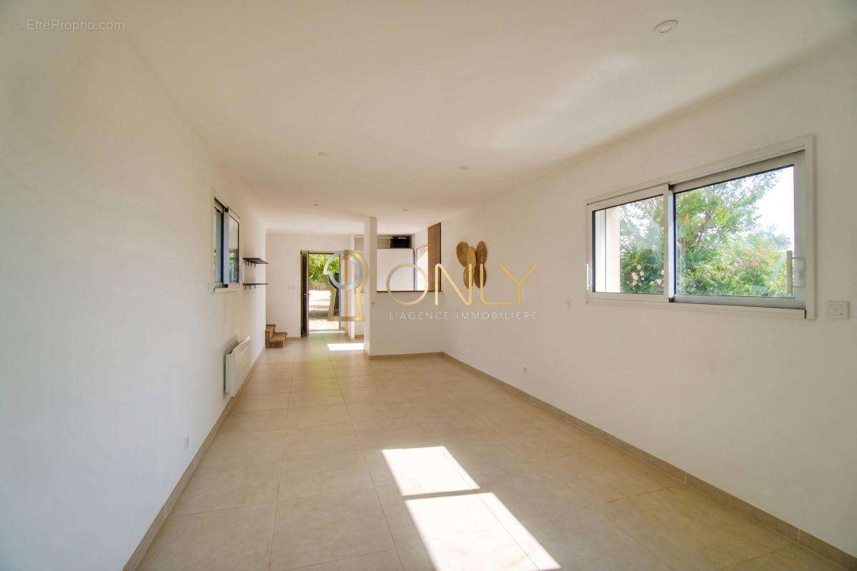 Reyrieux - Maison individuelle - 1110m² de terrain - 2 chambres - photo 10