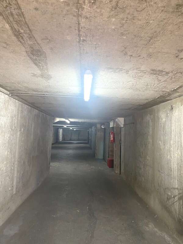 Parking à PARIS-19E