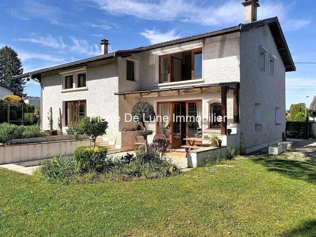 Maison de caractère avec piscine proche de Pérouges - photo 10