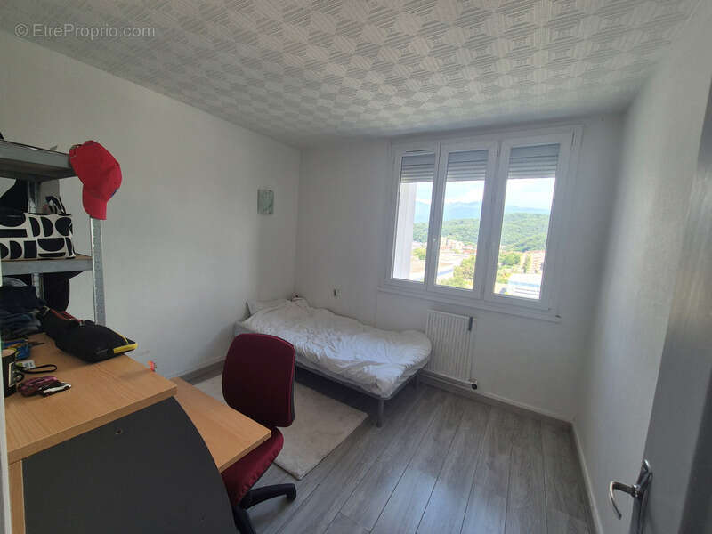 Appartement à LE PONT-DE-CLAIX