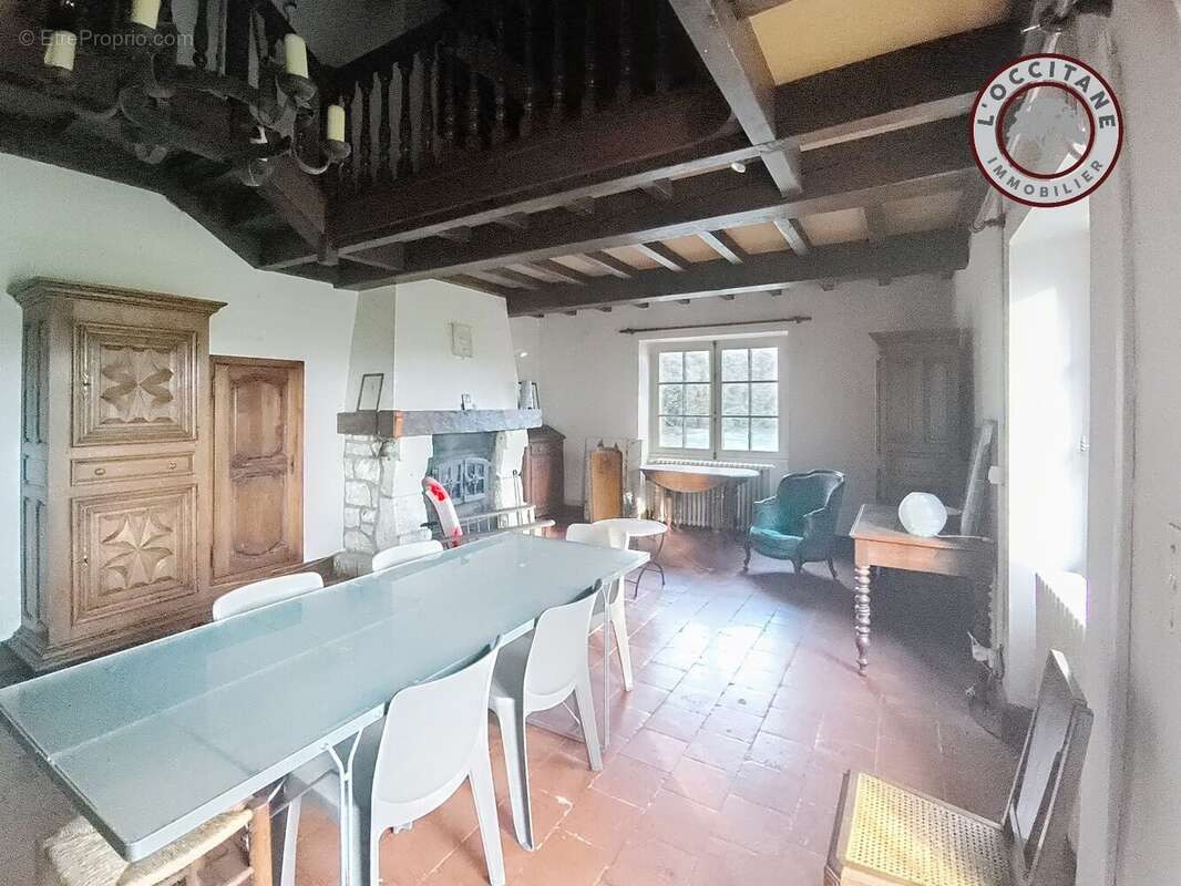 Maison à MAUVEZIN