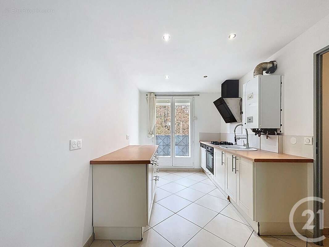 Appartement à MOISSY-CRAMAYEL