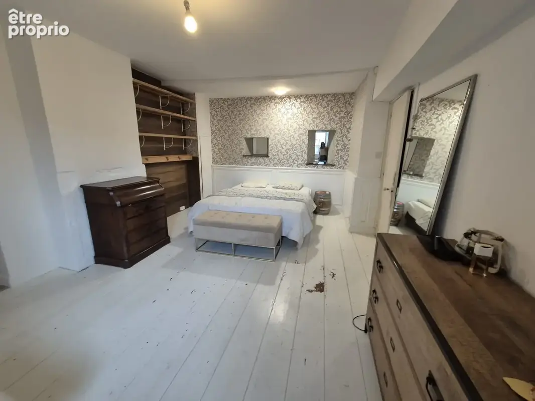 COGNAC centre ville, maison atypique avec terrasse et jacuzzi. - photo 17