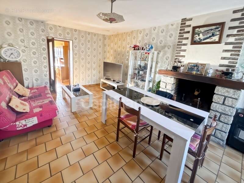 Maison à FRESNAY-SUR-SARTHE