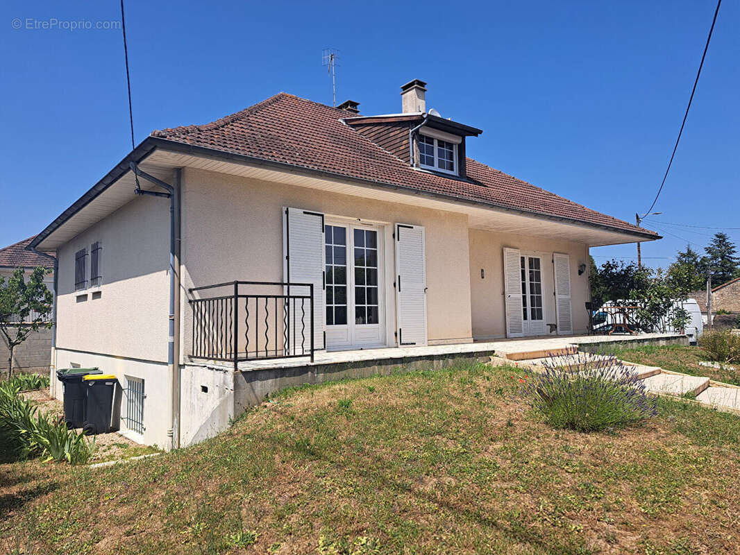 Maison à BONNEUIL-MATOURS