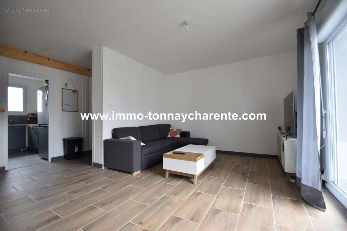Appartement à TONNAY-CHARENTE