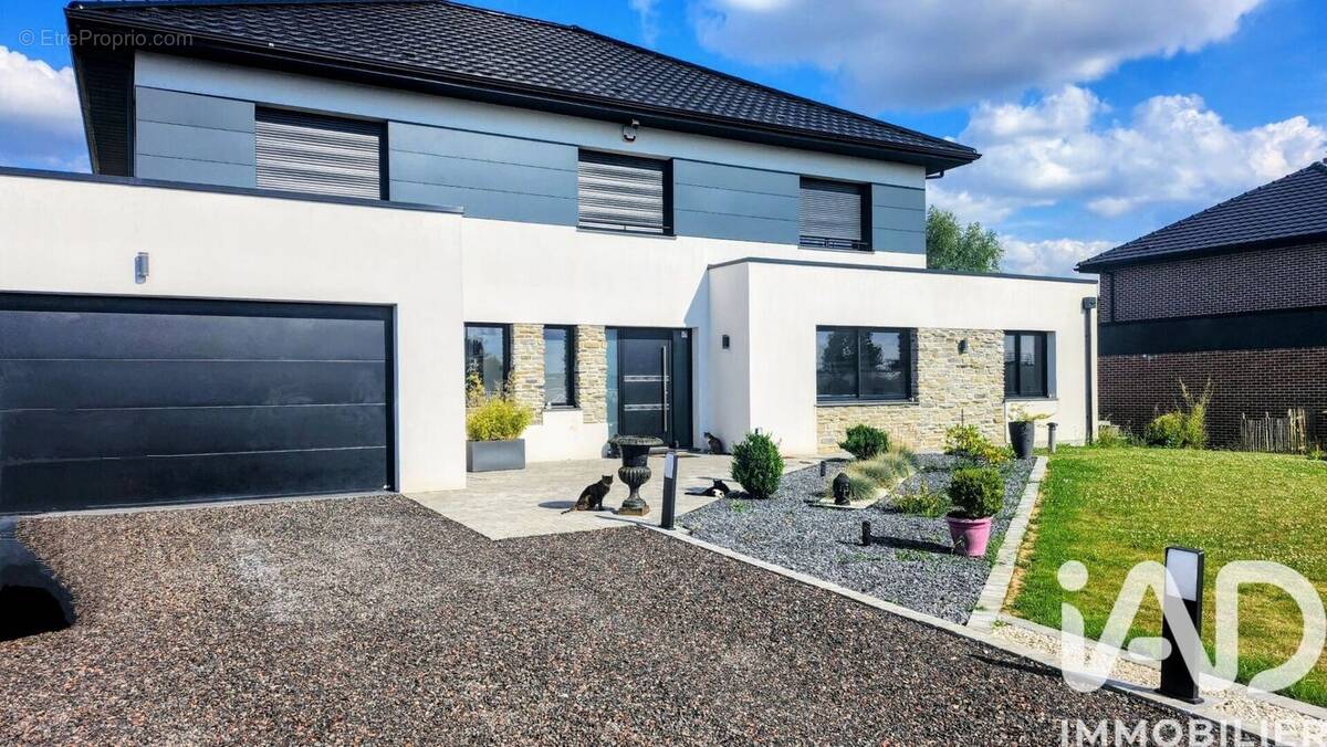 Photo 1 - Maison à SERVINS