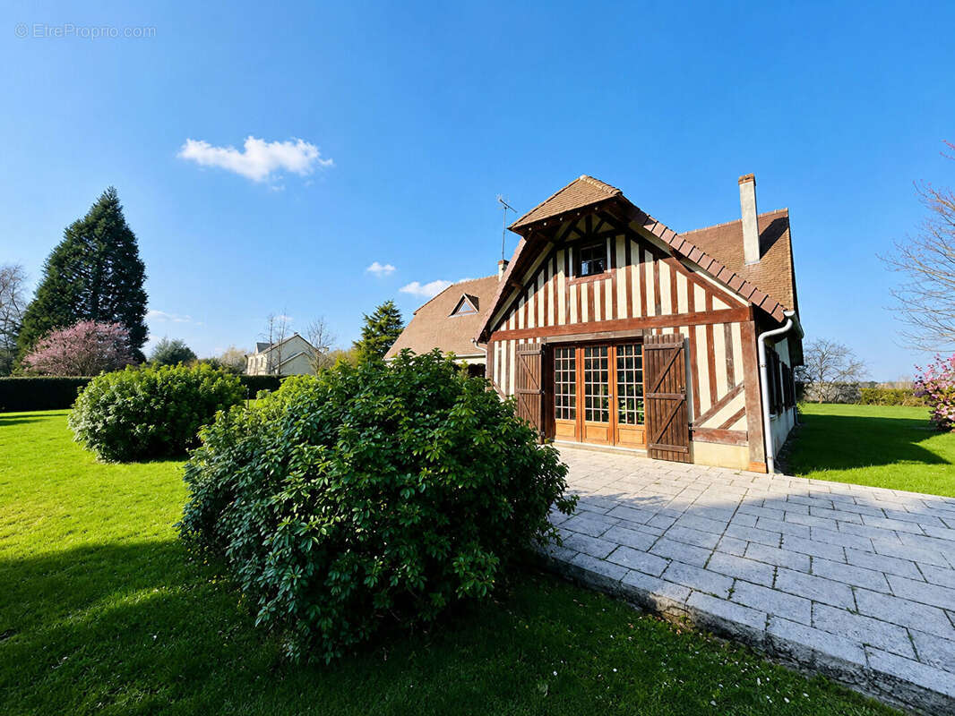 Maison de famille au coeur du Pays d'Auge ? 200 m² sur 5 000 m² de terrain plat - photo 4