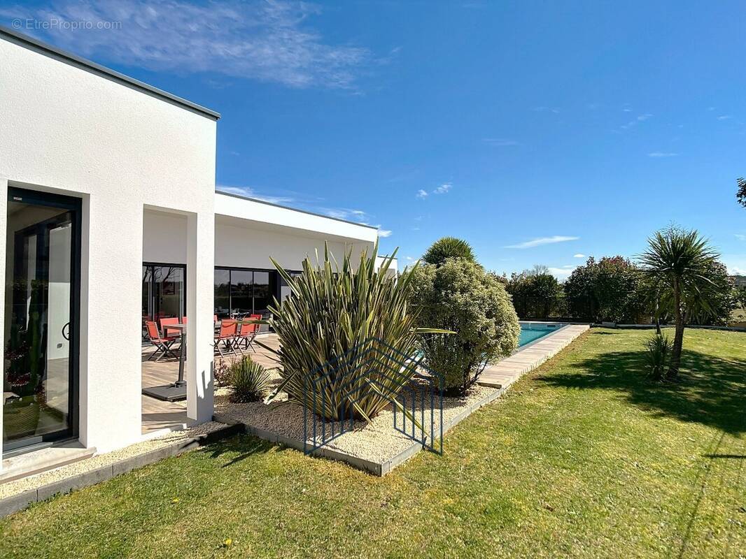 Maison à SAINT-SULPICE