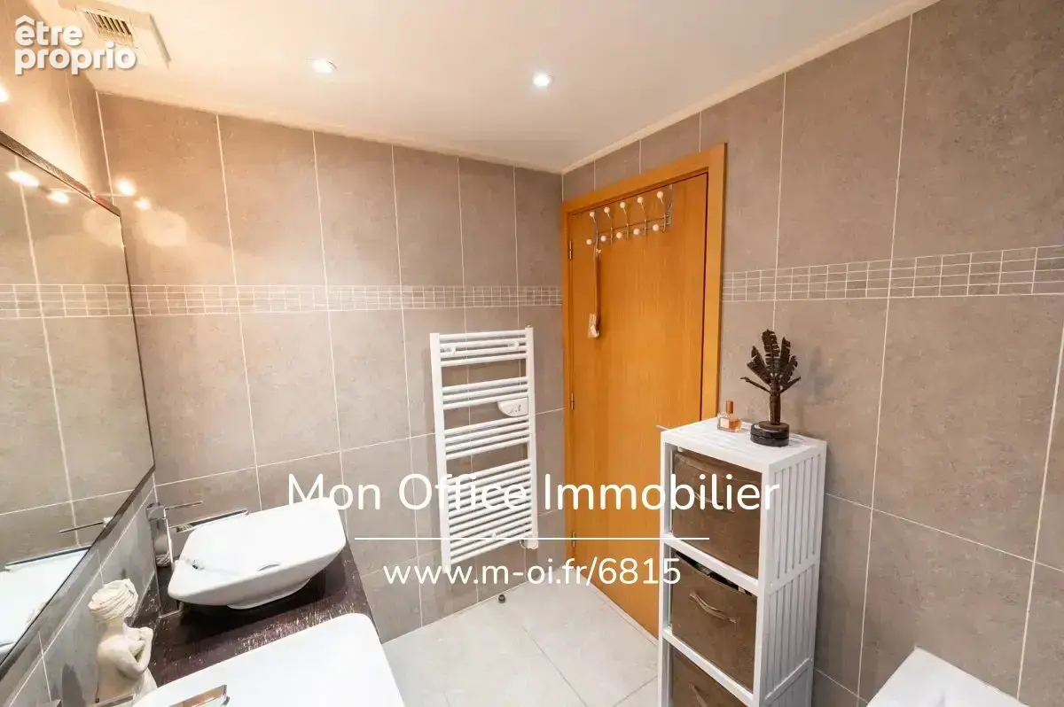 Référence : 6815-SIC. - Grand appartement avec magnifique jardin - photo 8