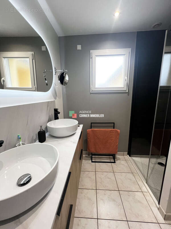 Maison à NOYAL-SUR-VILAINE