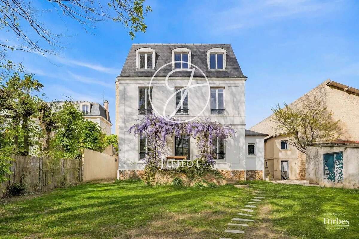 Maison à LE VESINET