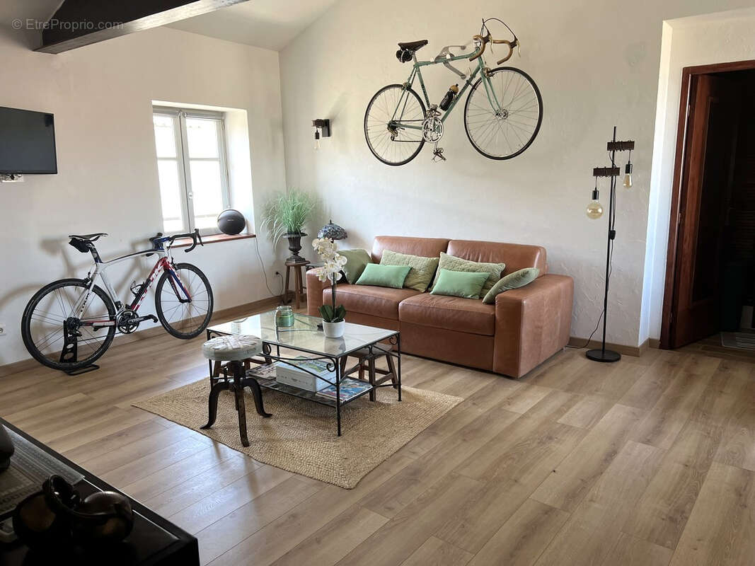 Appartement à VILLENEUVE-LES-AVIGNON