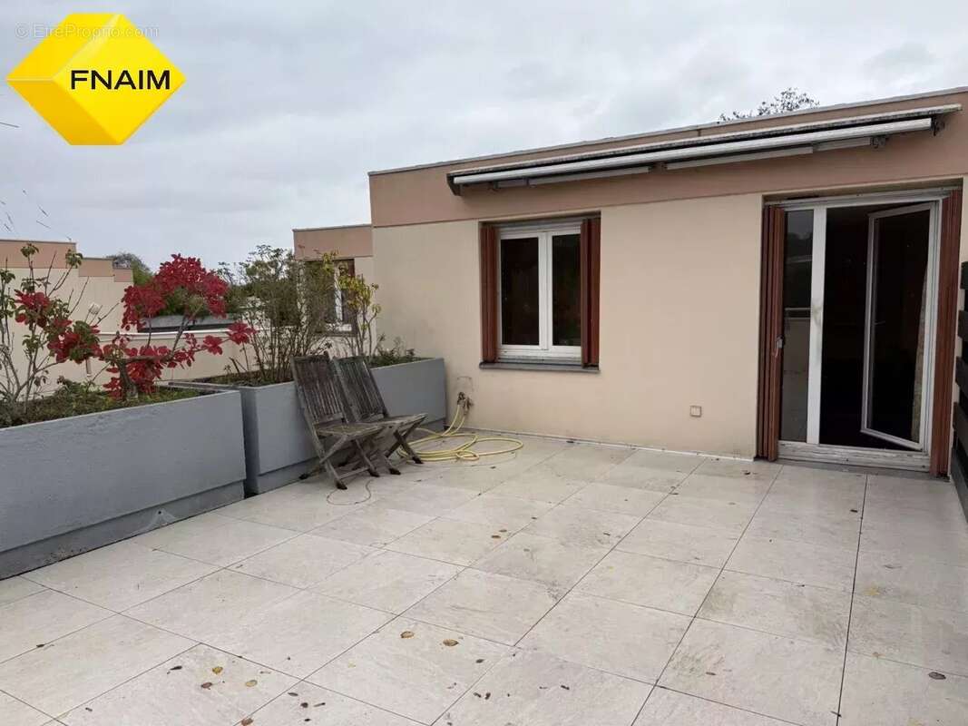 Appartement à SAULX-LES-CHARTREUX