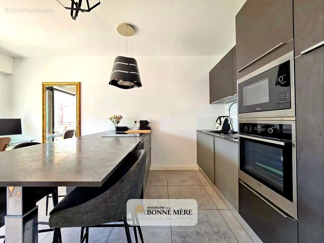 Appartement à MARSEILLE-8E