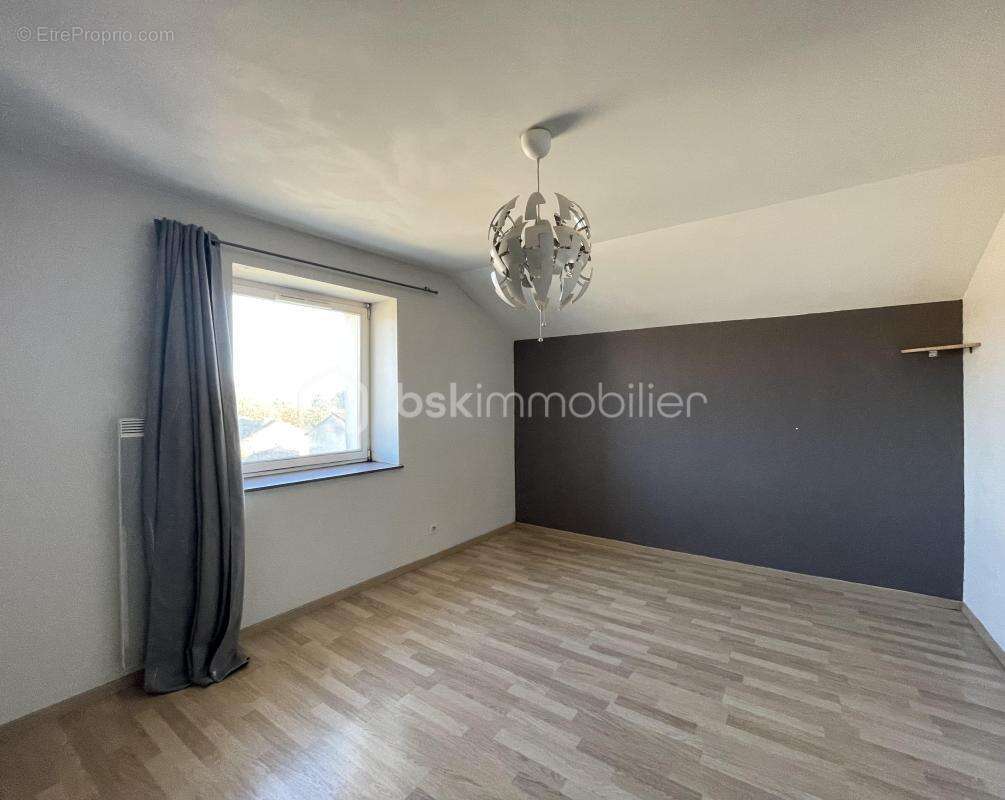 Commerce à DOMREMY-LA-PUCELLE