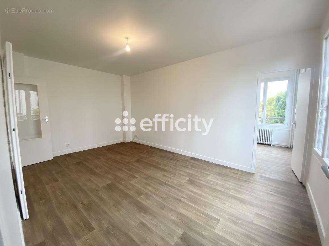 Appartement à AUBERVILLIERS