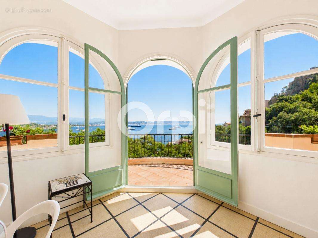 Vue mer à couper le souffle - tout à pieds - potentiel - garage - dépendance - photo 4