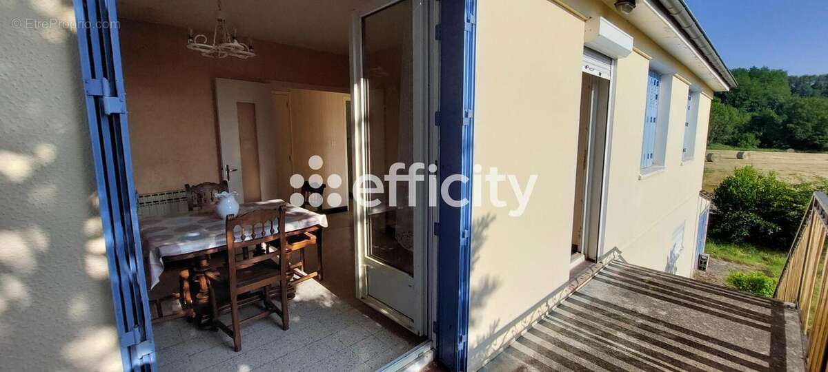 Maison 80 m² à Cour-Et-Buis  - photo 5