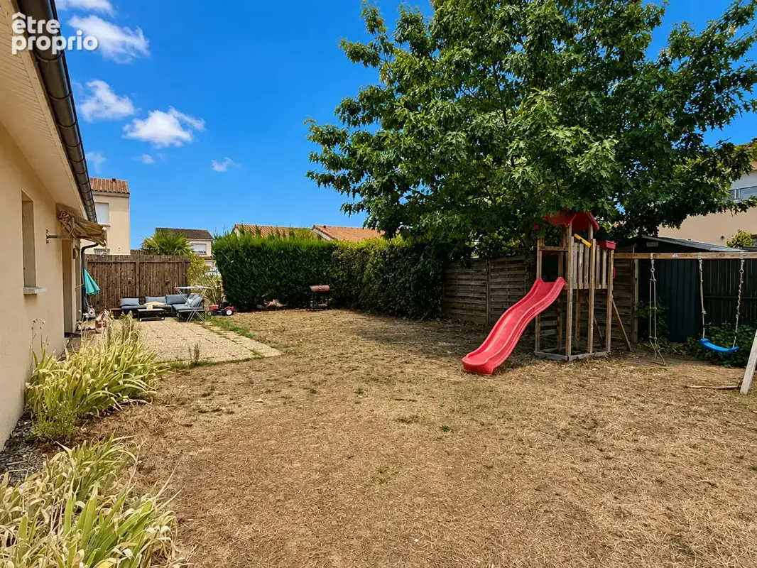 Maison plain-pied 102m² - 4 chambres - jardin - garage - photo 10