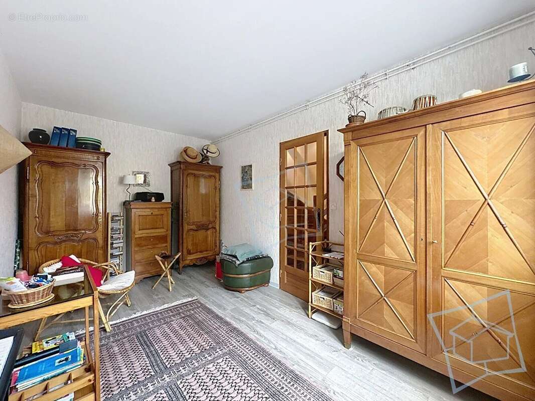 Maison Voisins Le Bretonneux 5 pièce(s) 103 m2 - photo 4