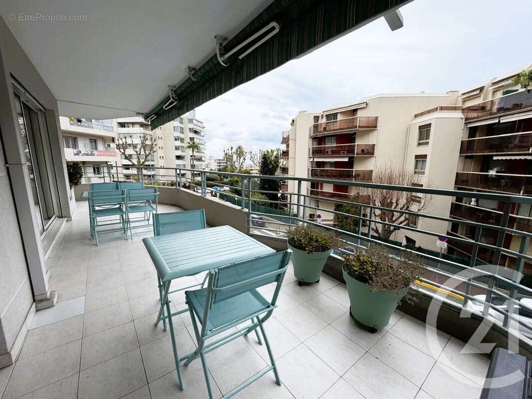 Appartement à LE CANNET